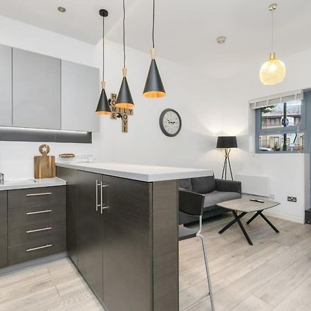 Modern 1 Bedroom Apartment In Central Woking Exterior foto